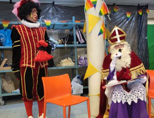 Sinterklaas bezoekt zwemmers van VG Sport Zwolle